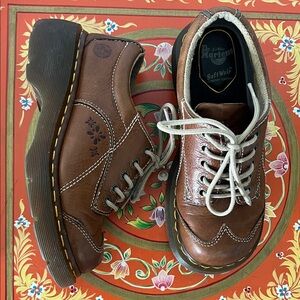 🌺 Rare 12280 Dr. Martens Vintage Daisy Embossed Brown Chunky Oxfords 🌺